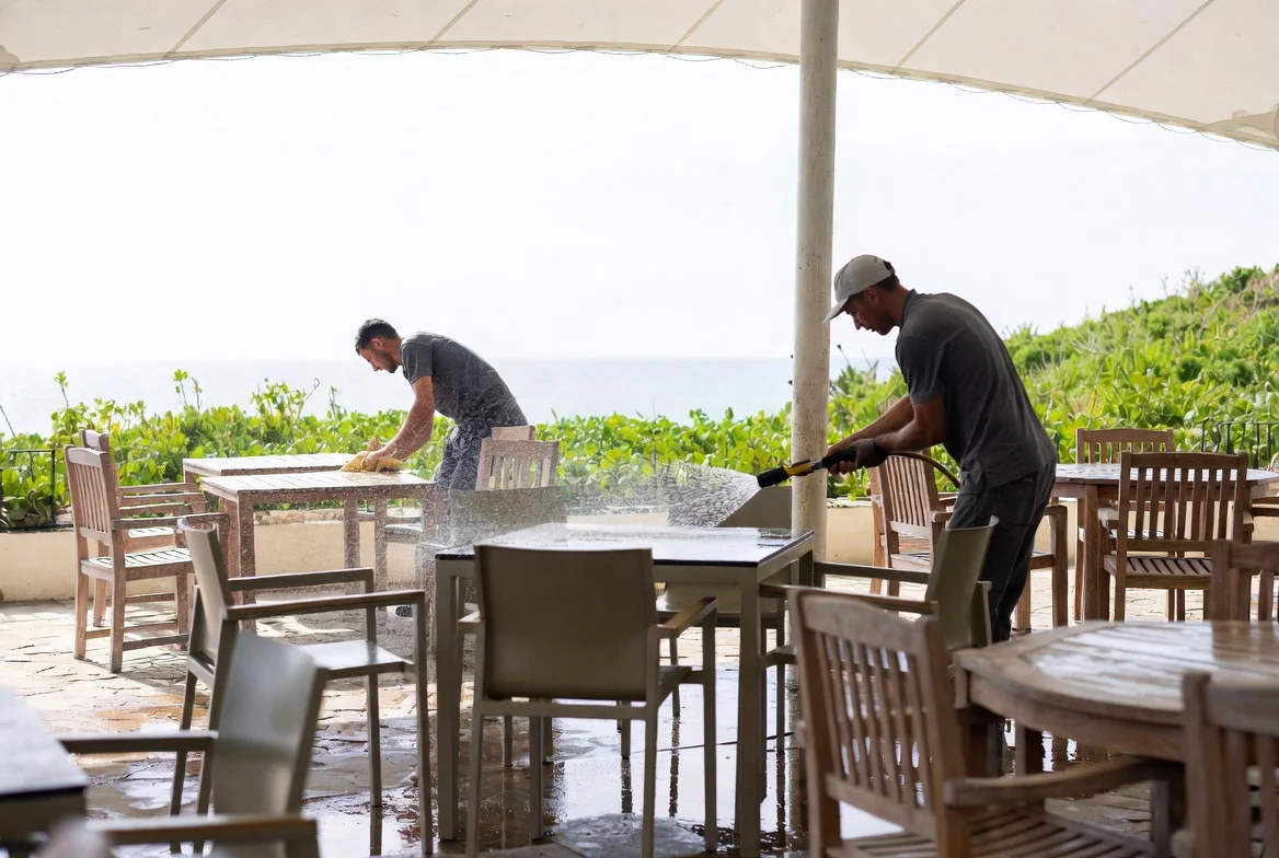 5-year maintenance ROI comparison of aluminum versus teak outdoor furniture