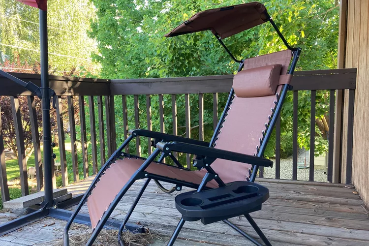 Zero Gravity Lounge Chairs — adjustable reclining outdoor loungers
