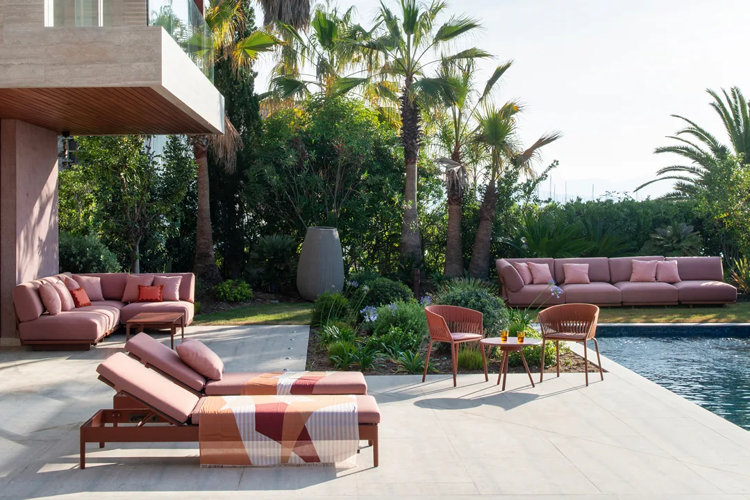 Resort event lawn and wedding lounge furniture